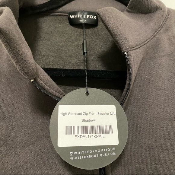 White Fox Half Zip Sweatshirt - Picture 3 of 3